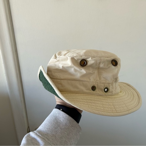 Tilley hat - Picture 2 of 3